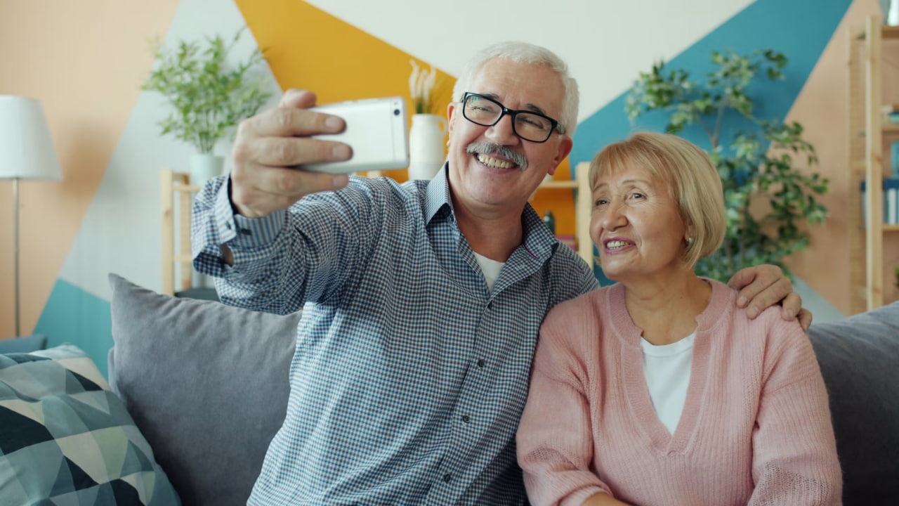 An older couple, calm at home